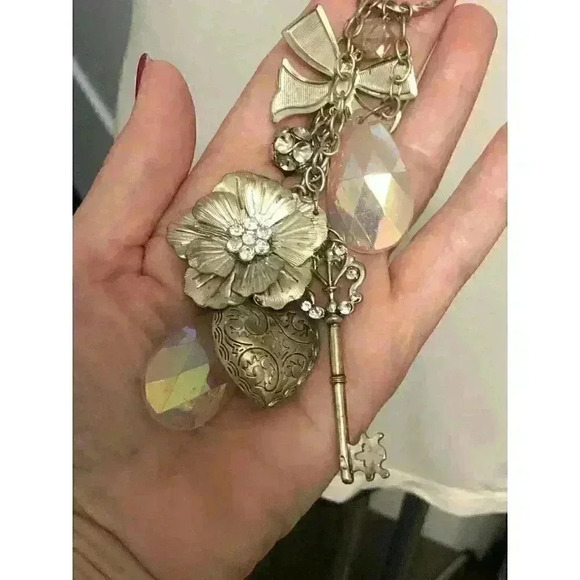 Vintage Necklace Flower Heart Key Bow Pink Bead Pendant Junk Journal Spine Jewel - Picture 2 of 9